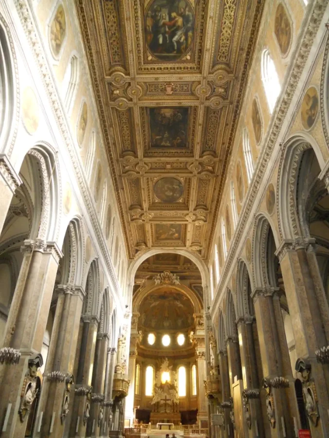 Duomo di Napoli în interior