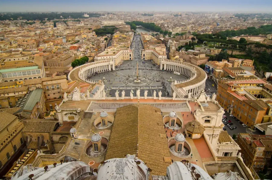 Obiective turistice Roma Piazza San Pietro în Vatican