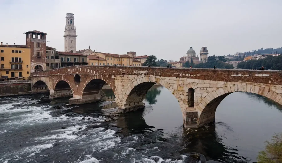 Locuri de vizitat în Verona Ponte Pietra