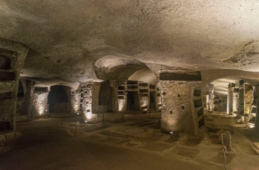 Locuri de vizitat în Napoli - Catacombele San Gennaro